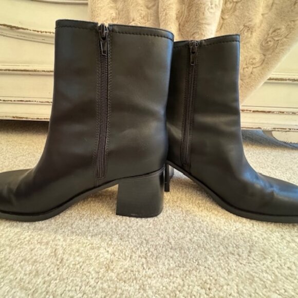 Black Nine West Short Boots - Women's 9 1/2 - Picture 3 of 10